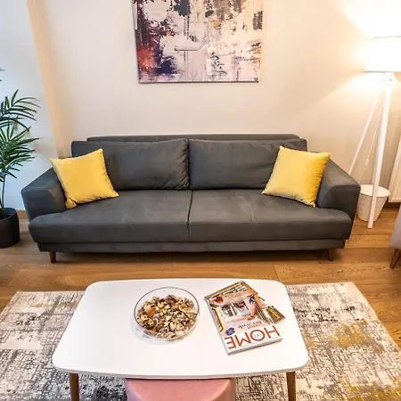 Full Near Osmanbey Metro Nianta Apartment *