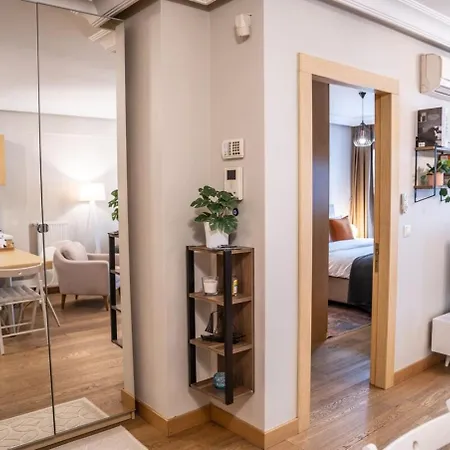 Full Near Osmanbey Metro Nianta * Istanbul